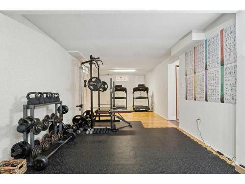 336 Valencia Place Nw, Calgary, AB - Indoor Photo Showing Gym Room