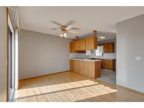 104 Norquay Heights Nw, Calgary, AB - Indoor Photo Showing Kitchen