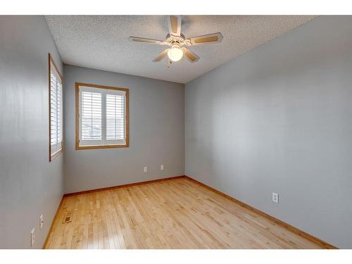 104 Norquay Heights Nw, Calgary, AB - Indoor Photo Showing Other Room