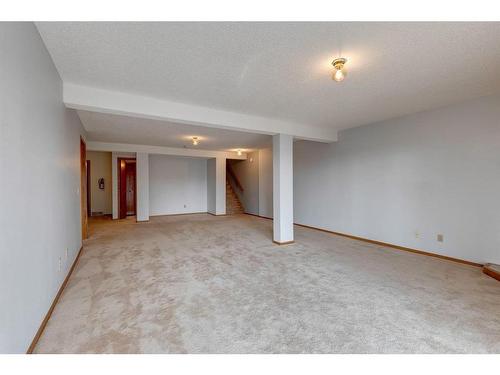 104 Norquay Heights Nw, Calgary, AB - Indoor Photo Showing Other Room