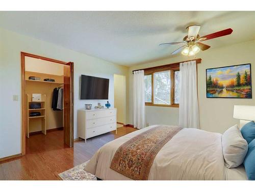 223 Silvercreek Drive Nw, Calgary, AB - Indoor Photo Showing Bedroom