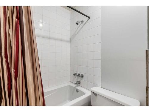 456 Whitehill Place Ne, Calgary, AB - Indoor Photo Showing Bathroom