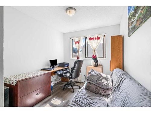 456 Whitehill Place Ne, Calgary, AB - Indoor Photo Showing Other Room