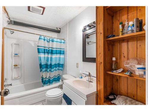 456 Whitehill Place Ne, Calgary, AB - Indoor Photo Showing Bathroom