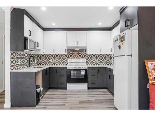 456 Whitehill Place Ne, Calgary, AB - Indoor Photo Showing Kitchen