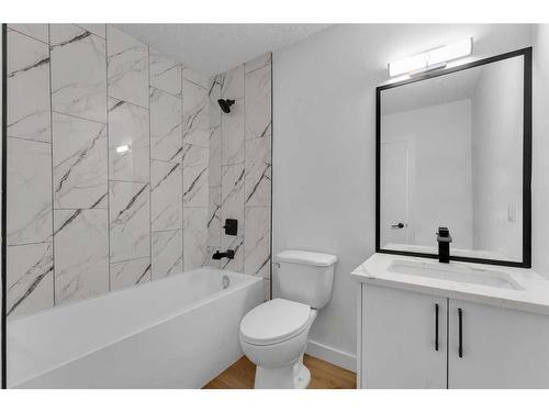 87-2511 38 Street Ne, Calgary, AB - Indoor Photo Showing Bathroom