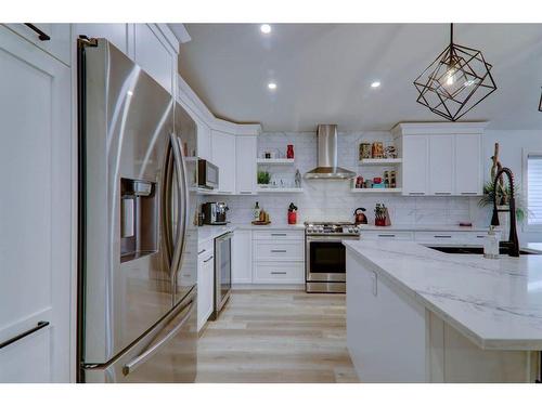 84 Southampton Drive Sw, Calgary, AB - Indoor Photo Showing Kitchen