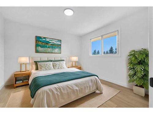 11-2519 38 Street Ne, Calgary, AB - Indoor Photo Showing Bedroom