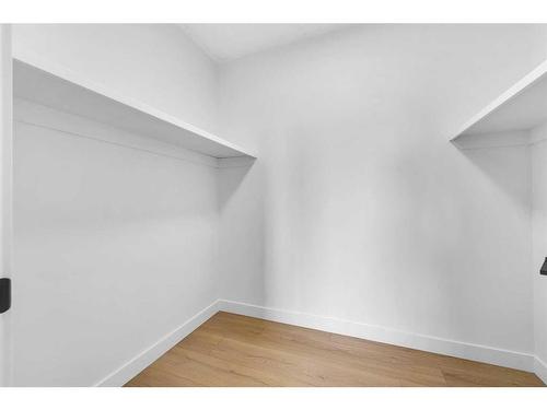 11-2519 38 Street Ne, Calgary, AB - Indoor With Storage