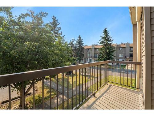 11-2519 38 Street Ne, Calgary, AB - Outdoor With Balcony