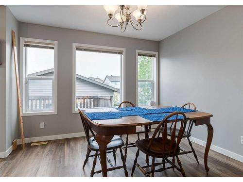 137 Everglen Grove Sw, Calgary, AB - Indoor Photo Showing Dining Room