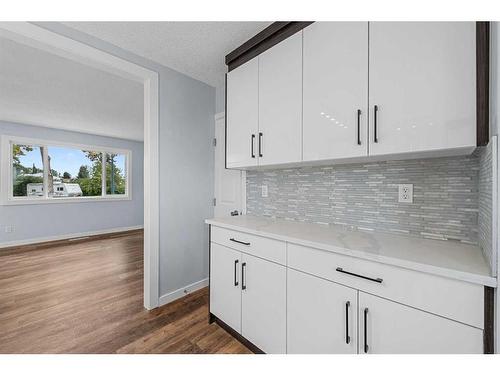 604 Fortalice Crescent Se, Calgary, AB - Indoor Photo Showing Kitchen