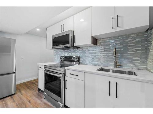 604 Fortalice Crescent Se, Calgary, AB - Indoor Photo Showing Kitchen