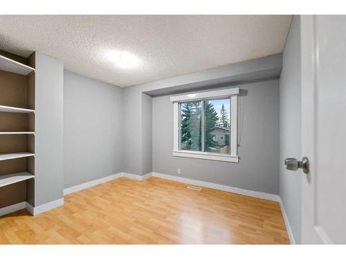 104 Falconridge Close Ne, Calgary, AB - Indoor Photo Showing Other Room