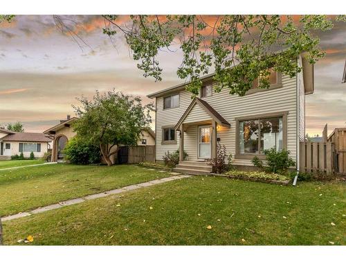 104 Falconridge Close Ne, Calgary, AB - Outdoor With Facade