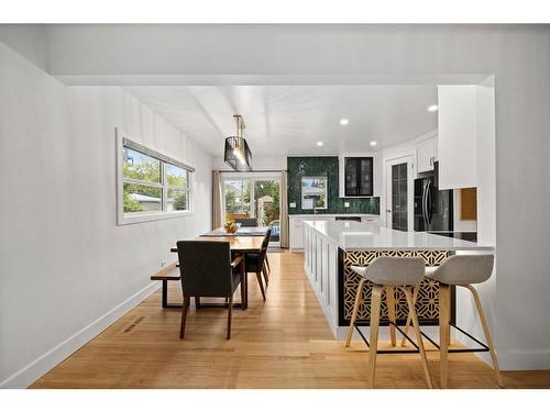 1725 28 Street Sw, Calgary, AB - Indoor Photo Showing Dining Room