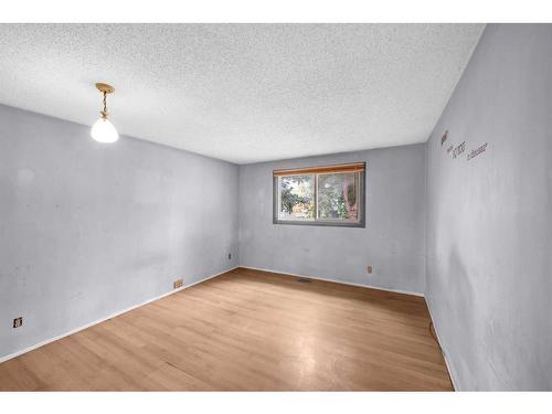 215 Rundlecairn Road Ne, Calgary, AB - Indoor Photo Showing Other Room