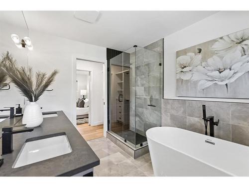 24 Westover Drive Sw, Calgary, AB - Indoor Photo Showing Bathroom