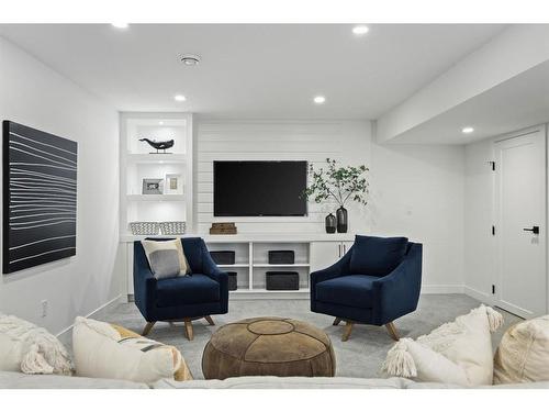 24 Westover Drive Sw, Calgary, AB - Indoor Photo Showing Living Room