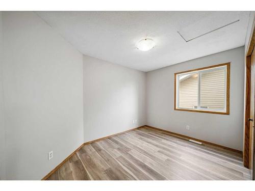 276 Jenner Crescent, Red Deer, AB - Indoor Photo Showing Other Room