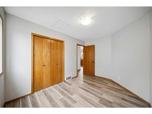 276 Jenner Crescent, Red Deer, AB - Indoor Photo Showing Other Room