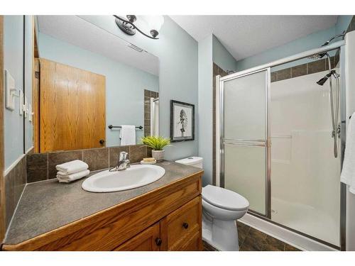 276 Jenner Crescent, Red Deer, AB - Indoor Photo Showing Bathroom