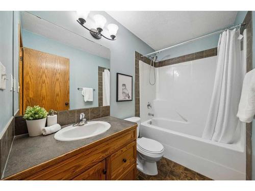 276 Jenner Crescent, Red Deer, AB - Indoor Photo Showing Bathroom