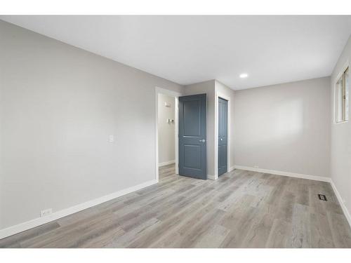 3252 33A Avenue Se, Calgary, AB - Indoor Photo Showing Other Room