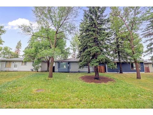 3252 33A Avenue Se, Calgary, AB - Outdoor