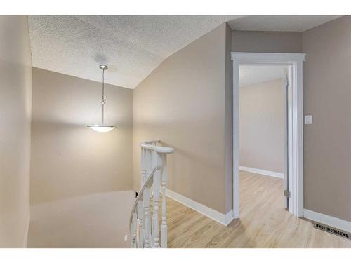 106 16 Street Nw, Calgary, AB - Indoor Photo Showing Other Room