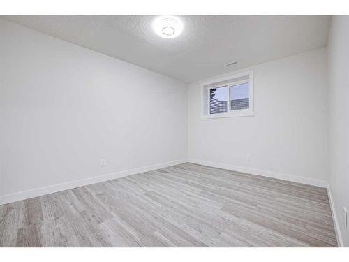 467 Malvern Close Ne, Calgary, AB - Indoor Photo Showing Other Room