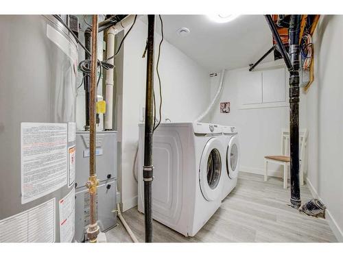 467 Malvern Close Ne, Calgary, AB - Indoor Photo Showing Laundry Room