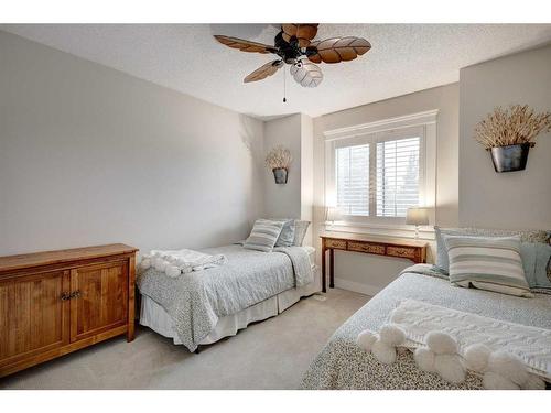 11 Douglas Woods Hill Se, Calgary, AB - Indoor Photo Showing Bedroom