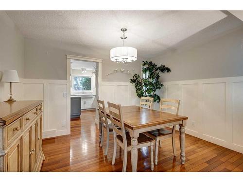 11 Douglas Woods Hill Se, Calgary, AB - Indoor Photo Showing Dining Room