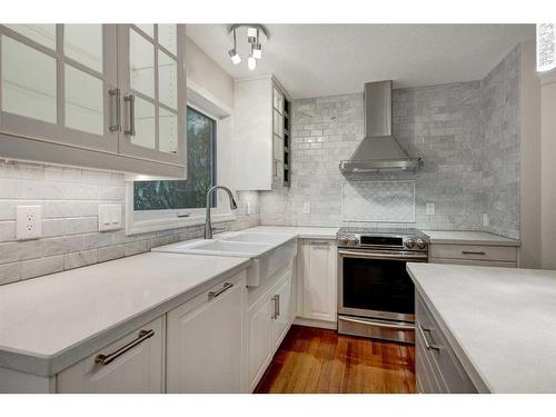 11 Douglas Woods Hill Se, Calgary, AB - Indoor Photo Showing Kitchen With Upgraded Kitchen