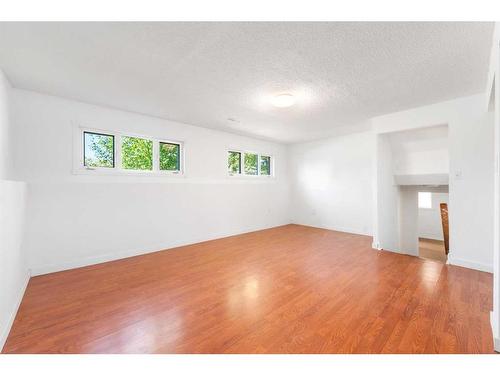 224 Penswood Way Se, Calgary, AB - Indoor Photo Showing Other Room