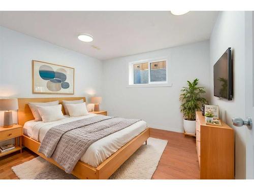 224 Penswood Way Se, Calgary, AB - Indoor Photo Showing Bedroom