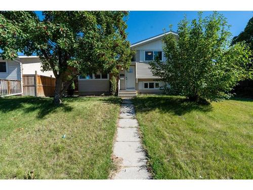 224 Penswood Way Se, Calgary, AB - Outdoor