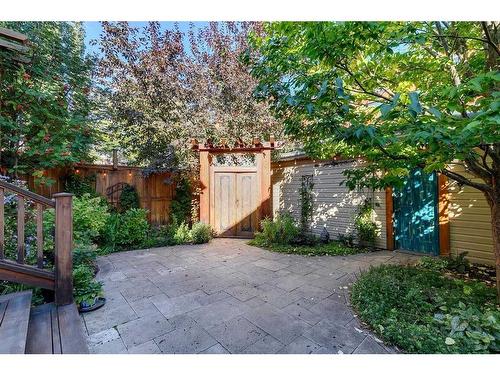 820 15 Street Nw, Calgary, AB - Outdoor