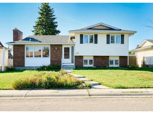 115 Pineside Place Ne, Calgary, AB - Outdoor With Facade