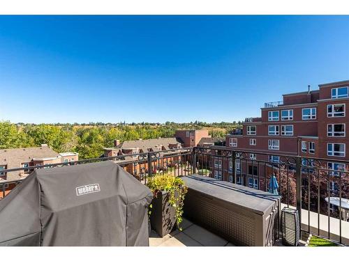 1704-400 Eau Claire Avenue Sw, Calgary, AB - Outdoor