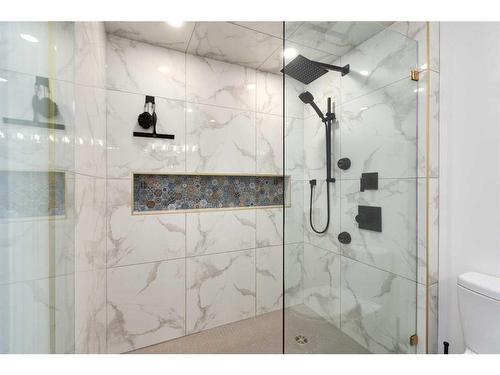 1704-400 Eau Claire Avenue Sw, Calgary, AB - Indoor Photo Showing Bathroom