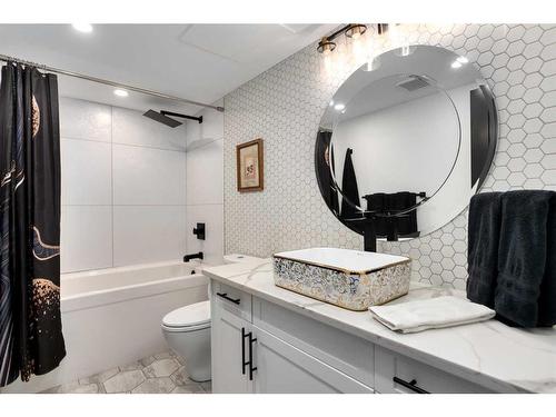 1704-400 Eau Claire Avenue Sw, Calgary, AB - Indoor Photo Showing Bathroom