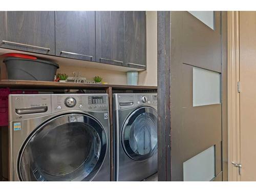 140 West Creek Close, Chestermere, AB - Indoor Photo Showing Laundry Room