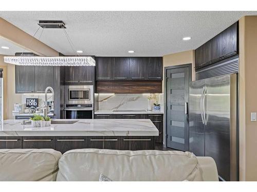 140 West Creek Close, Chestermere, AB - Indoor Photo Showing Kitchen