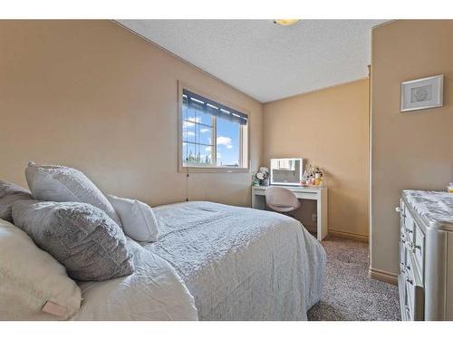 140 West Creek Close, Chestermere, AB - Indoor Photo Showing Bedroom