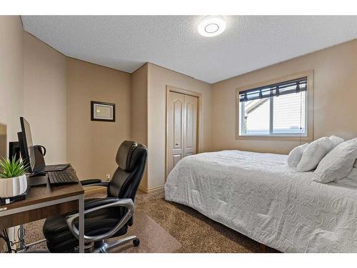 140 West Creek Close, Chestermere, AB - Indoor Photo Showing Bedroom