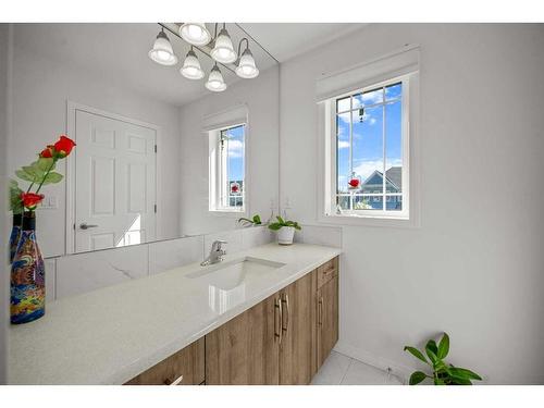 116 Yorkville Avenue Sw, Calgary, AB - Indoor Photo Showing Bathroom