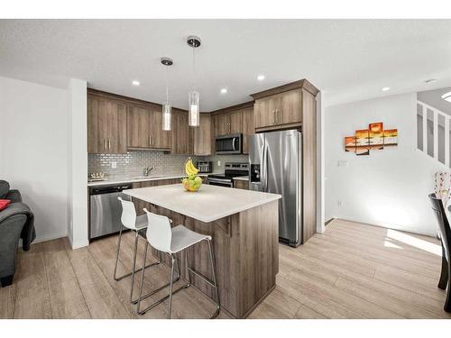 116 Yorkville Avenue Sw, Calgary, AB - Indoor Photo Showing Kitchen With Stainless Steel Kitchen With Upgraded Kitchen