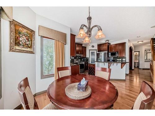 30 Everhollow Rise Sw, Calgary, AB - Indoor Photo Showing Dining Room